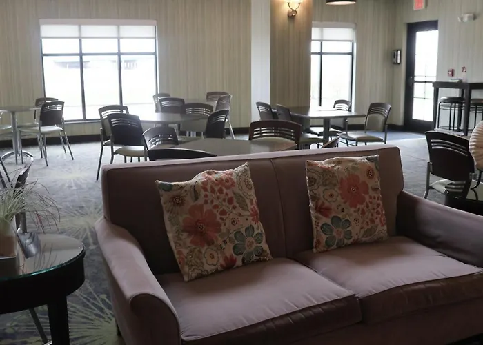 Hotel Express & Peoria Area By Ihg