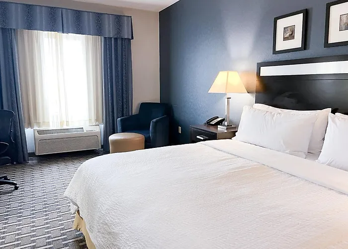 Hotel Express & Peoria Area By Ihg