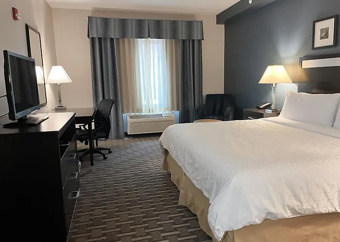 Hotel Express & Peoria Area By Ihg Morton