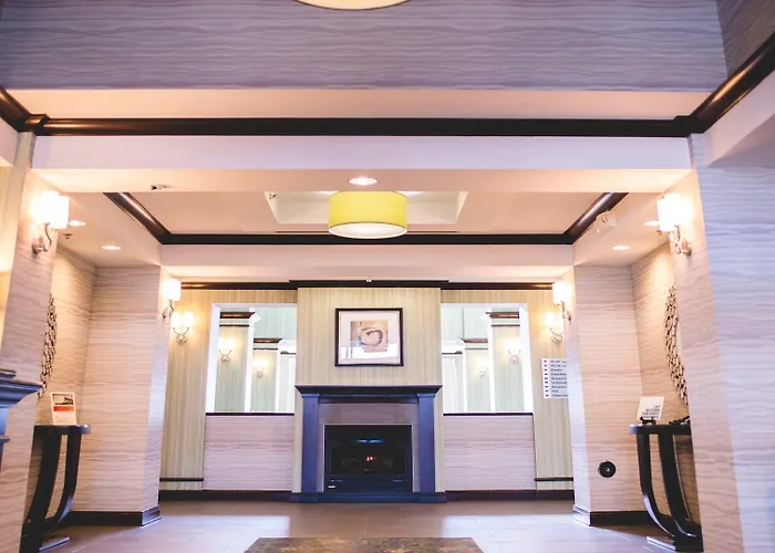 Hotel Express & Peoria Area By Ihg 3*