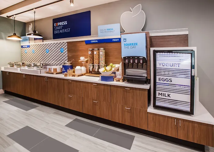 Express & Peoria Area By Ihg 3*