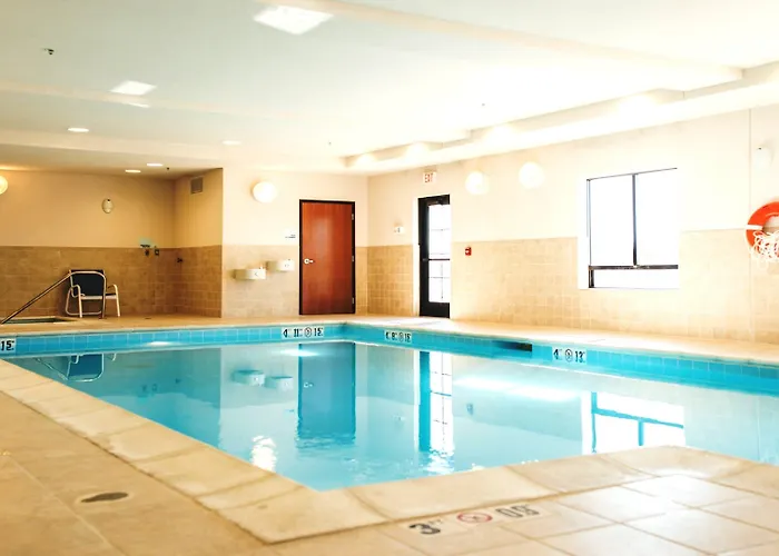 Express & Peoria Area By Ihg Hotel Morton