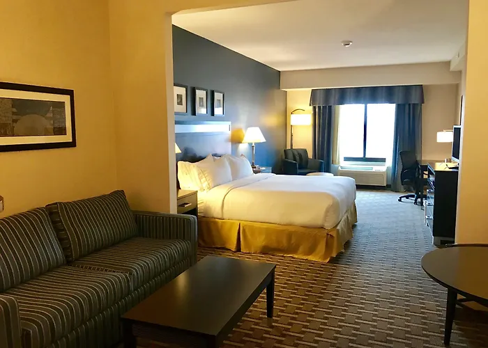 Express & Peoria Area By Ihg Hotel