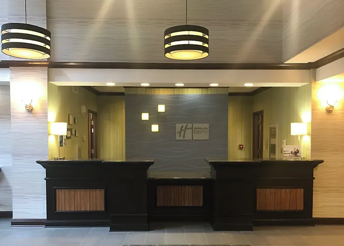 Express & Peoria Area By Ihg Hotel Morton