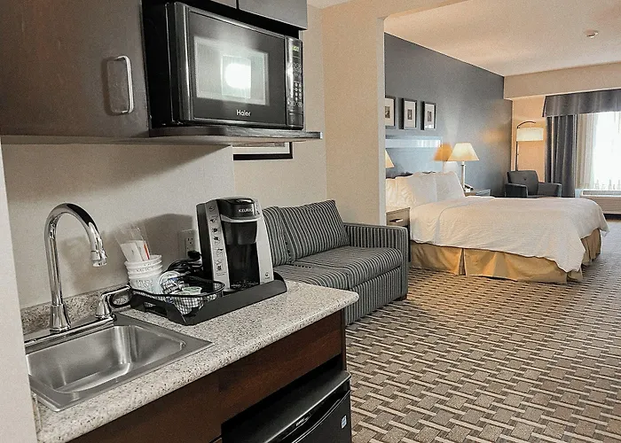 Express & Peoria Area By Ihg Hotel 3*
