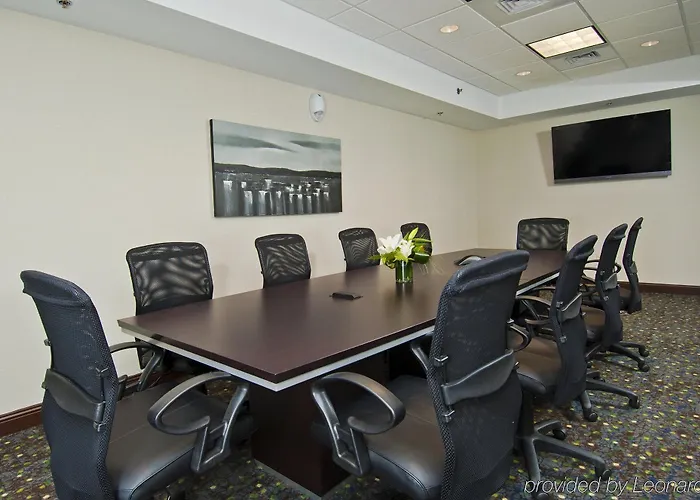 Express & Peoria Area By Ihg 3*